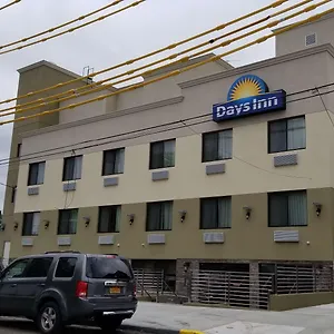 Days By Wyndham Brooklyn Marine Park Отель