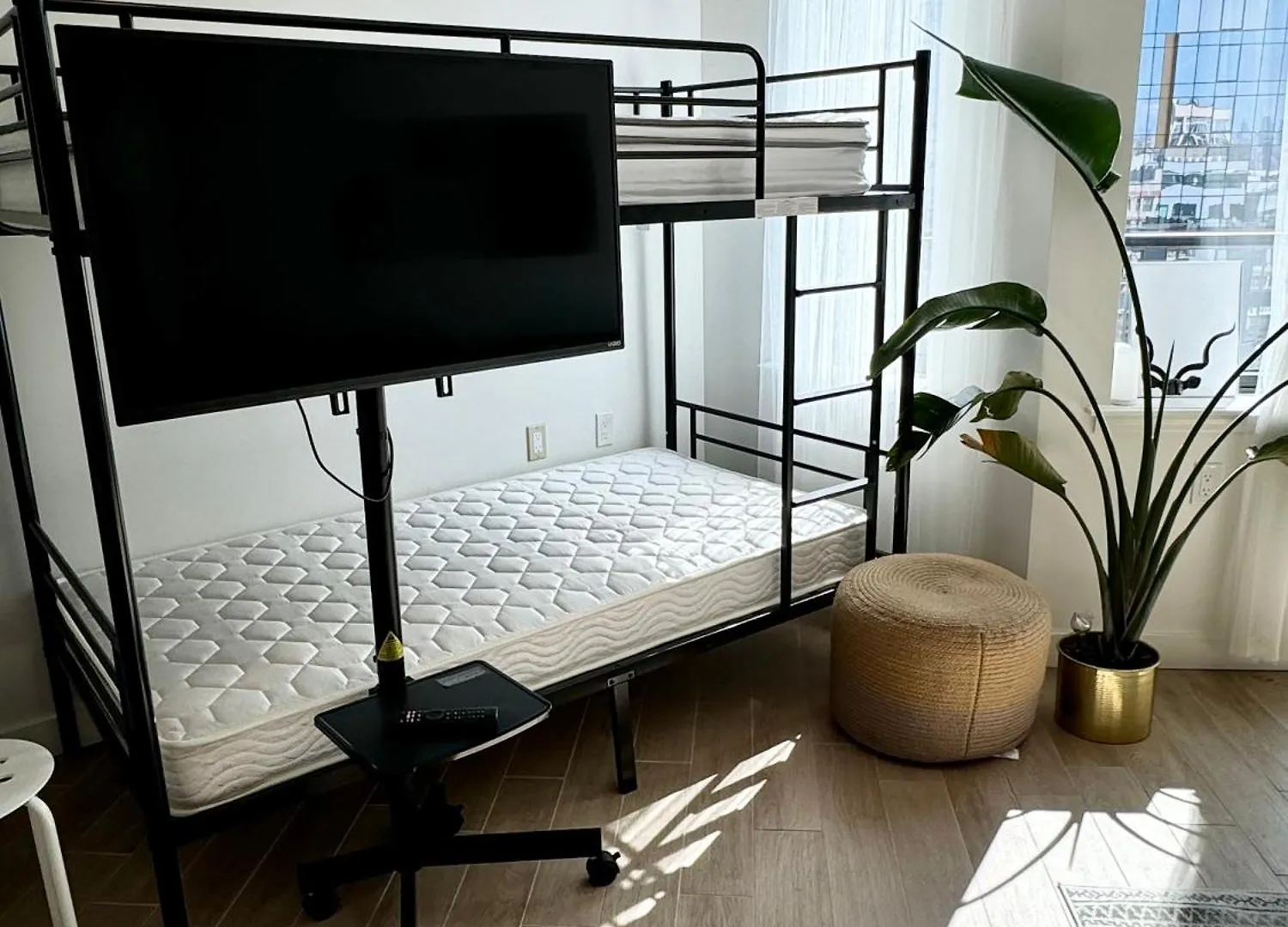 Near Manhattan Spacious Stunning New Modern Penthouse 3-Bedroom Apartment New York