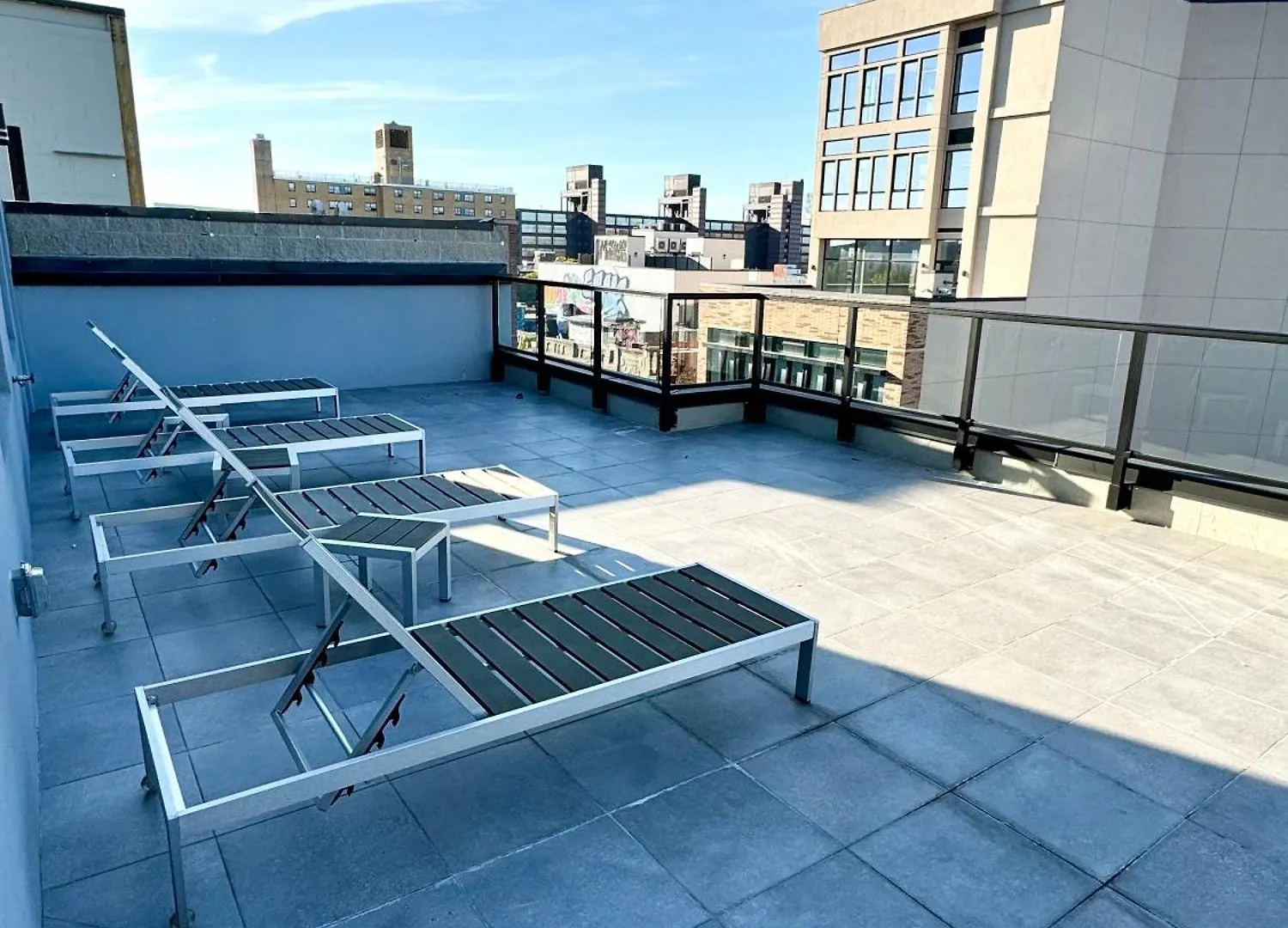 Near Manhattan Spacious Stunning New Modern Penthouse 3-Bedroom Apartment New York