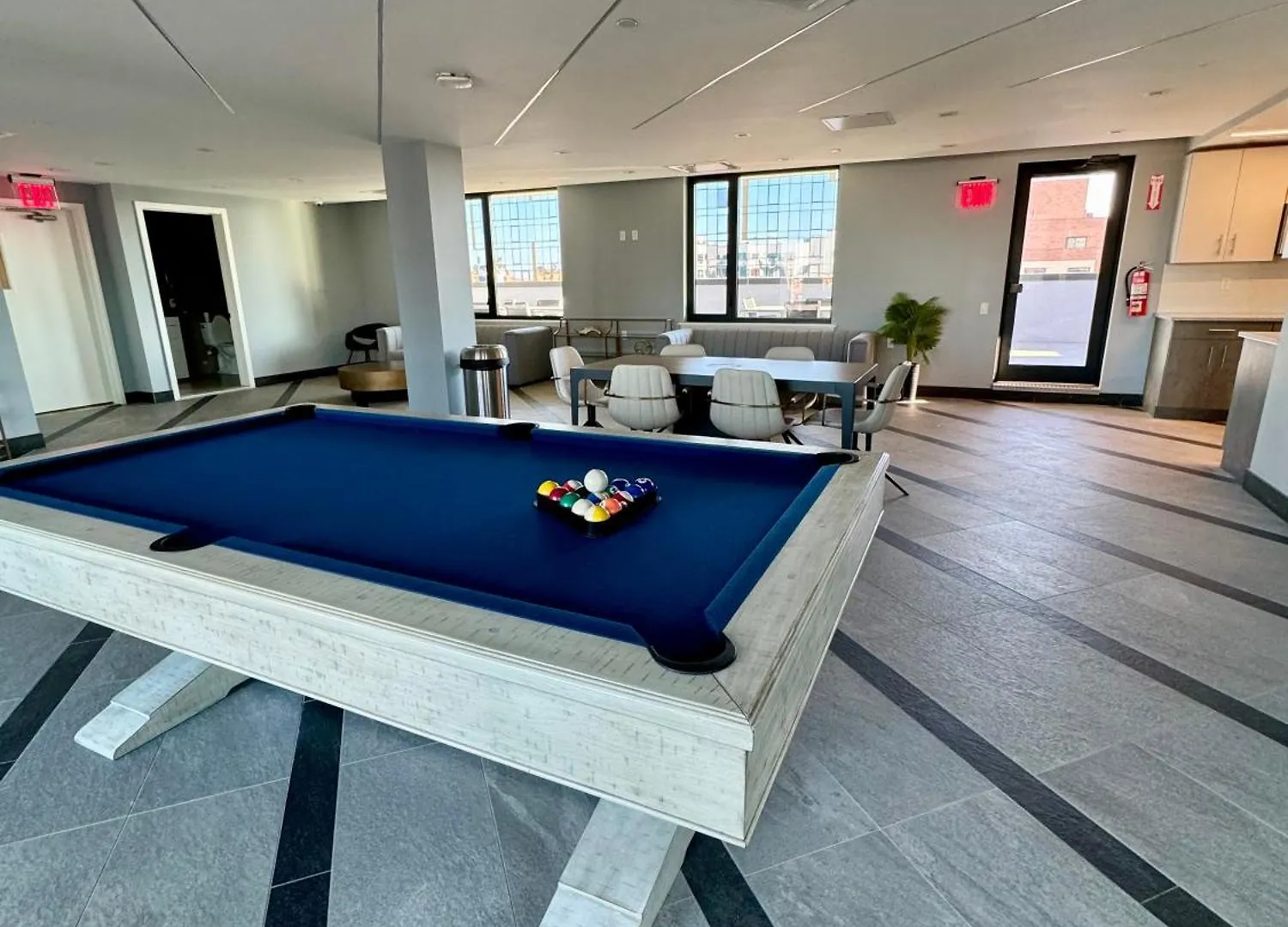 Near Manhattan Spacious Stunning New Modern Penthouse 3-Bedroom Apartment New York United States