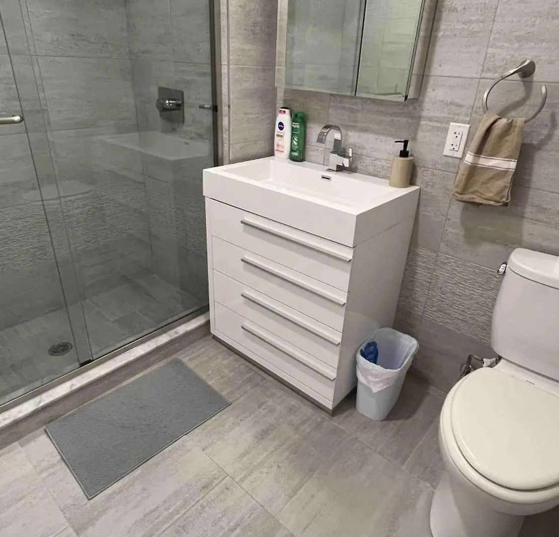 Near Manhattan Spacious Stunning New Modern Penthouse 3-Bedroom Apartment New York